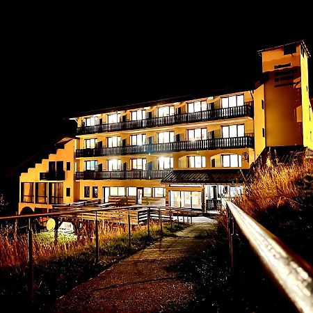 Hotel Le Piolet Saint-Martin-de-Belleville Exterior photo